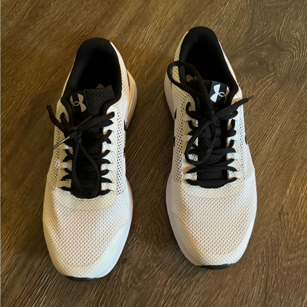 Under Armour Women’s Sneakers Size 10